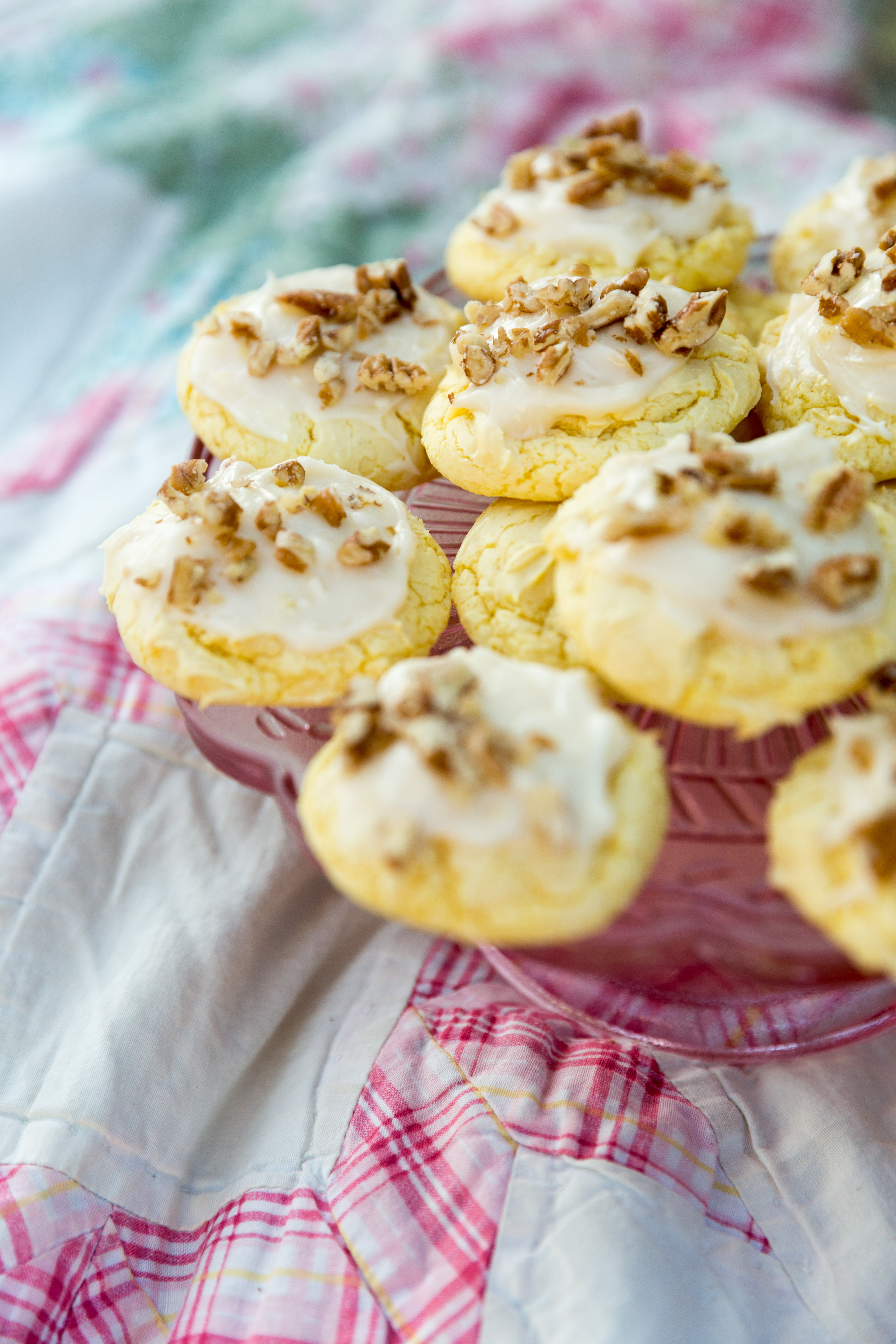 Italian Sweet Creme Glazed Lemon Cookies