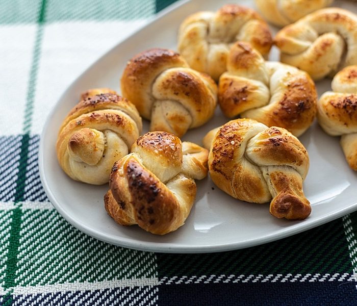 Easy Garlic Knots
