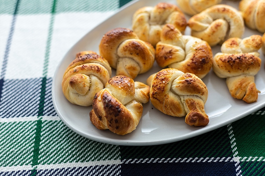 Easy Garlic Knots