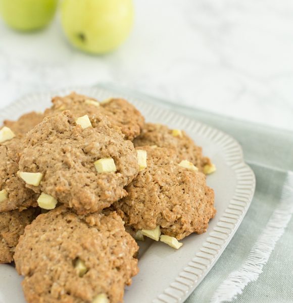 Cinnamon Apple Oatmeal Cookies