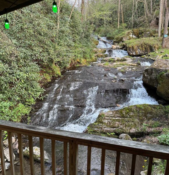Riverside Cabin Retreat in Pigeon Forge, TN